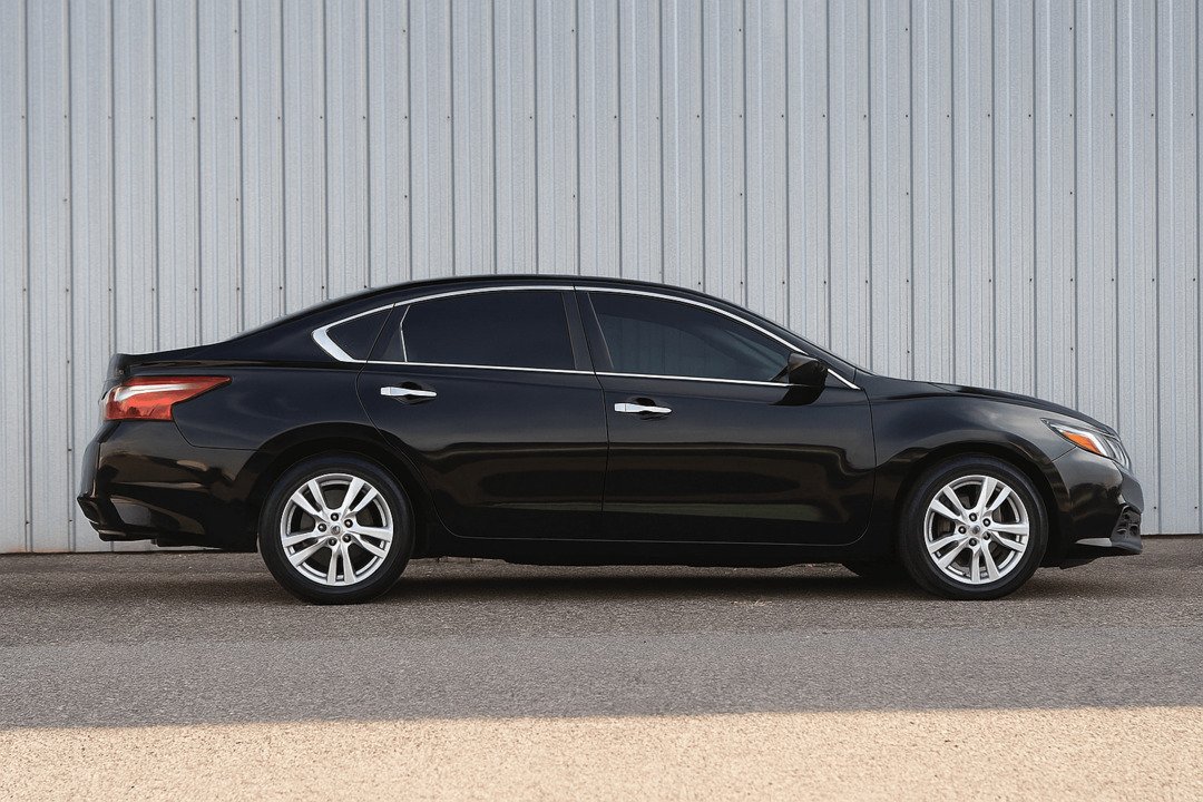 Nissan Altima sedan