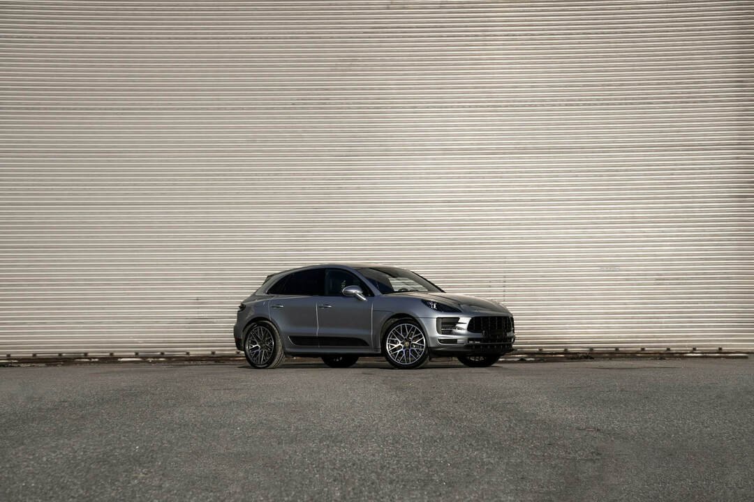 Porsche Macan car